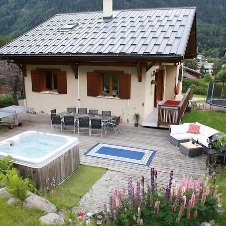 Chamonix Large Chalet, Sleeps 12, 200M2, 5 Bedroom, 4 Bathroom, Garden, Jacuzzi, Sauna מראה חיצוני תמונה