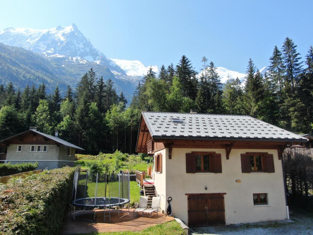 Chamonix Large Chalet, Sleeps 12, 200M2, 5 Bedroom, 4 Bathroom, Garden, Jacuzzi, Sauna מראה חיצוני תמונה